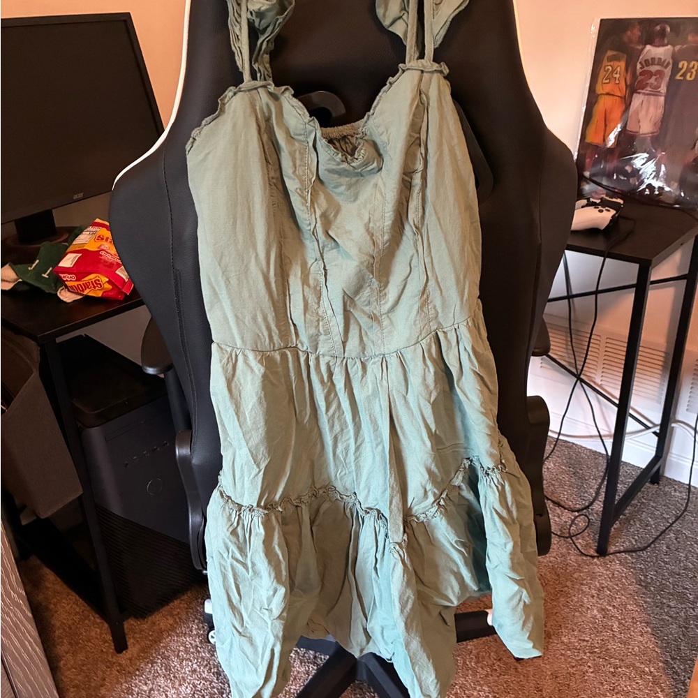 Green Sleeveless Ruffled Dress